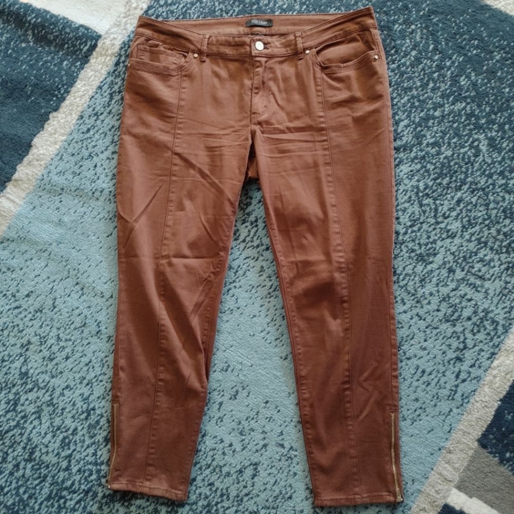 White House Black Market Jeans Skimmer Size 14